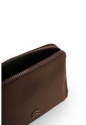 Cosmetiquera Valley Para Mujer Fly Up Cosmetiquera Valley Para Mujer Fly Up Cafe FLY UP