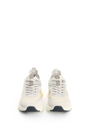 Tenis Vitality 2 1.0 Para Mujer Fly Up Tenis Vitality 2 1.0 Para Mujer Fly Up Plata 39 FLY UP