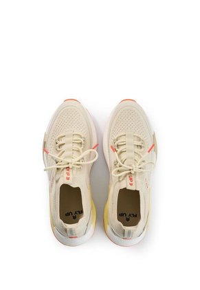 Tenis Freedom 2 Para Mujer Fly Up Tenis Freedom 2 Para Mujer Fly Up Crema 39 FLY UP