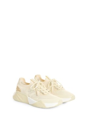 Tenis Freedom 2 Para Mujer Fly Up Tenis Freedom 2 Para Mujer Fly Up Beige 40 FLY UP