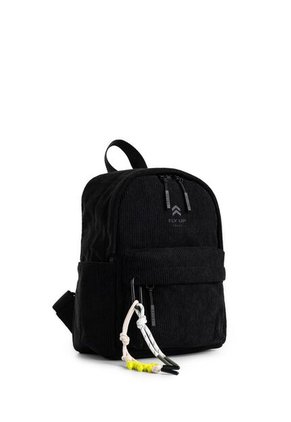 Morral Mini Star En Corduroy Para Mujer Fly Up Morral Mini Star En Corduroy Para Mujer Fly Up Negro FLYUP