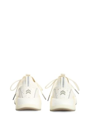 Tenis Freedom 3 1.0 Para Mujer Fly Up Tenis Freedom 3 1.0 Para Mujer Fly Up Blanco 41 FLY UP
