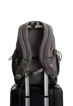 Morral Utilitario Para Hombre Escape 2 Fly Up Morral Utilitario Para Hombre Escape 2 Fly Up Gris FLYUP