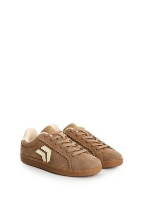 Tenis En Carnaza Para Mujer Sparkle 2 1.0 Tenis En Carnaza Para Mujer Sparkle 2 1.0 Tabaco 34 FLY UP