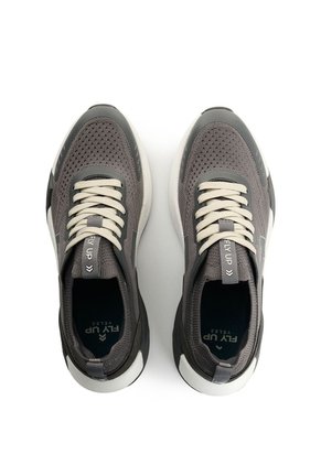Tenis En Tejido Transpirable Y Cuero Para Mujer New Freedom 2 2.0 Tenis En Tejido Transpirable Y Cuero Para Mujer New Freedom 2 2.0 Gris 40 FLY UP