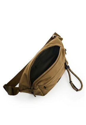 Riñonera Wave Para Hombre Fly Up Riñonera Wave Para Hombre Fly Up Verde Oliva FLY UP