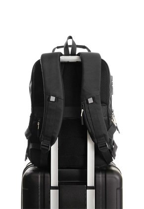 Morral Para Hombre Forte 2 Fly Up Morral Para Hombre Forte 2 Fly Up Negro FLY UP