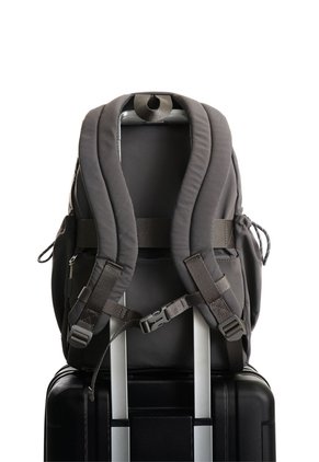 Morral Utilitario Para Hombre Escape 2 Fly Up Morral Utilitario Para Hombre Escape 2 Fly Up Gris FLY UP