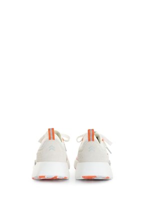 Tenis Flyknit Para Mujer Fly Up Tenis Flyknit Para Mujer Fly Up Blanco 35 FLY UP