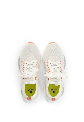 Tenis Flyknit Para Mujer Fly Up Tenis Flyknit Para Mujer Fly Up Blanco 35 FLY UP