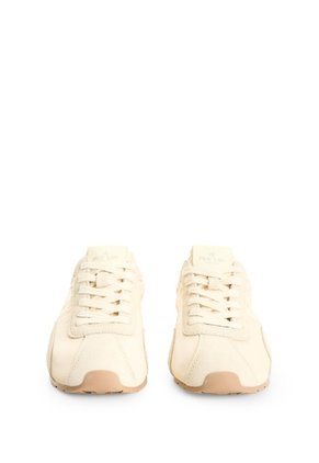 Tenis En Lona Y Carnaza Para Mujer Classic 1.0 Tenis En Lona Y Carnaza Para Mujer Classic 1.0 Arena 41 FLY UP