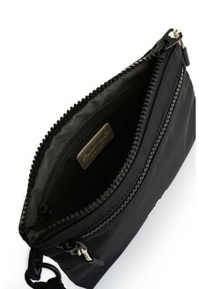 Cosmetiquera Para Mujer Flat 2 Fly Up Cosmetiquera Para Mujer Flat 2 Fly Up Negro FLY UP