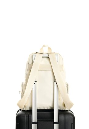 Morral En Lona Para Mujer Star 1.0 Voltage Morral En Lona Para Mujer Star 1.0 Voltage Crema FLY UP