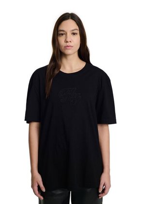 Camiseta Regular Voyage Unisex Semi Ajustada Camiseta Regular Voyage Unisex Semi Ajustada Negro M FLYUP