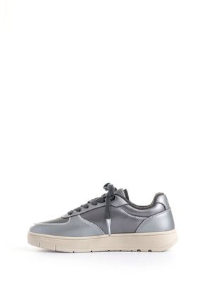 Tenis Fly Up Surfer En Textil Y Cuero Para Mujer Low Top Tenis Fly Up Surfer En Textil Y Cuero Para Mujer Low Top Plata 38 FLYUP