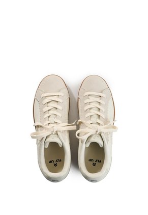 Tenis Sparkle De Cuero Para Mujer Fly Up Tenis Sparkle De Cuero Para Mujer Fly Up Crema 38 FLY UP
