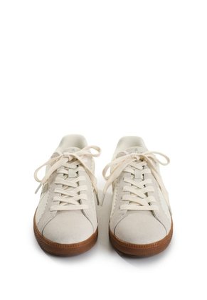 Tenis Sparkle De Cuero Para Mujer Fly Up Tenis Sparkle De Cuero Para Mujer Fly Up Crema 38 FLY UP