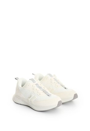 Tenis Spirited 2 Para Mujer Fly Up Tenis Spirited 2 Para Mujer Fly Up Blanco 41 FLY UP
