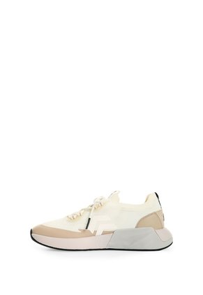 Tenis Freedom Unity 2.0 Para Hombre Fly Up Tenis Freedom Unity 2.0 Para Hombre Fly Up Arena 38 FLY UP