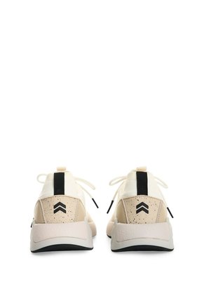 Tenis Freedom Unity 2.0 Para Hombre Fly Up Tenis Freedom Unity 2.0 Para Hombre Fly Up Arena 38 FLY UP