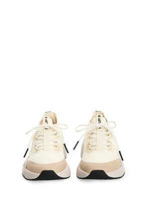 Tenis Freedom Unity 2.0 Para Hombre Fly Up Tenis Freedom Unity 2.0 Para Hombre Fly Up Arena 38 FLY UP
