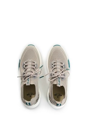 Tenis Freedom 2 Para Mujer Fly Up Tenis Freedom 2 Para Mujer Fly Up Gris 39 FLY UP