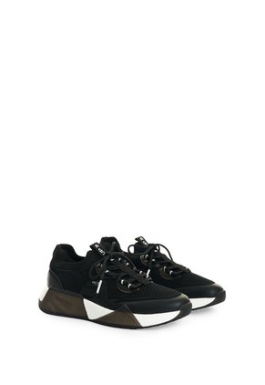 Tenis Freedom 3 2.0 Para Hombre Fly Up Tenis Freedom 3 2.0 Para Hombre Fly Up Negro 46 FLY UP