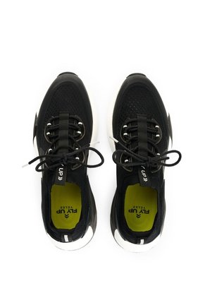 Tenis Freedom 3 2.0 Para Hombre Fly Up Tenis Freedom 3 2.0 Para Hombre Fly Up Negro 46 FLY UP