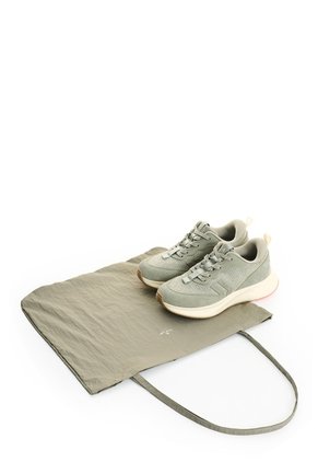 Tenis Spirited Spectrum 2.0 Para Hombre Fly Up Tenis Spirited Spectrum 2.0 Para Hombre Fly Up Agua Marina 46 FLY UP