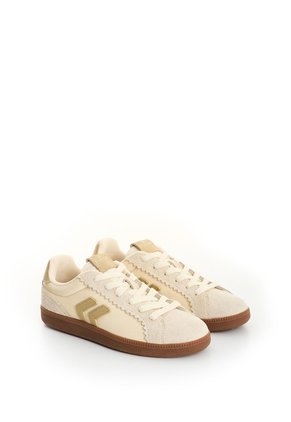 Tenis Sparkle Shimmer Para Mujer Fly Up Tenis Sparkle Shimmer Para Mujer Fly Up Blanco 39 FLY UP