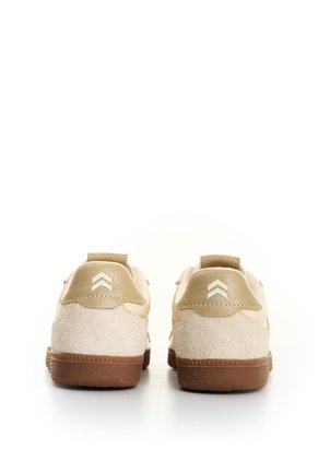 Tenis Sparkle Shimmer Para Mujer Fly Up Tenis Sparkle Shimmer Para Mujer Fly Up Blanco 39 FLY UP