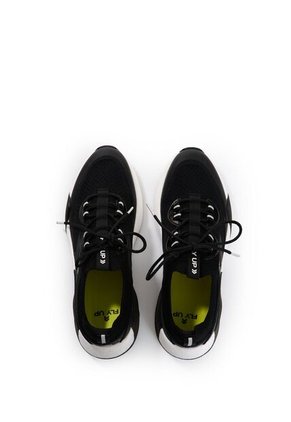 Tenis Freedom 2.0 Tejidos Para Hombre Fly Up Tenis Freedom 2.0 Tejidos Para Hombre Fly Up Negro 46 FLY UP