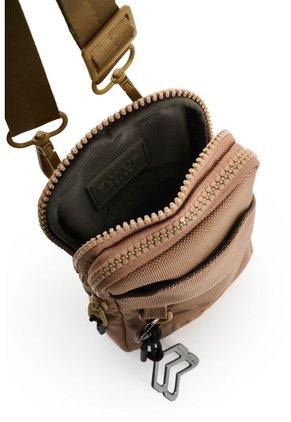 Manos Libres Venture 2.0 En Lona Para Hombre Fly Up Manos Libres Venture 2.0 En Lona Para Hombre Fly Up Tabaco FLY UP