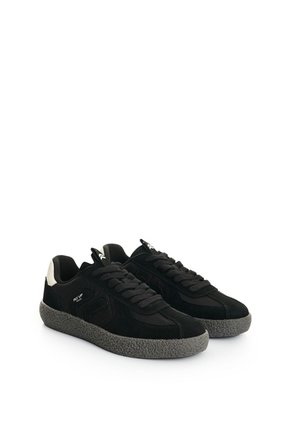 Tenis Nomad 2.0 Para Hombre Fly Up Tenis Nomad 2.0 Para Hombre Fly Up Negro 39 FLY UP