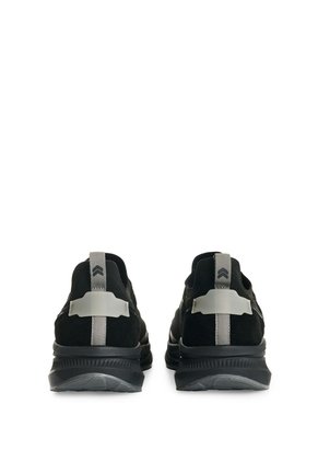 Tenis En Lona Para Hombre Neoknit 2.0 Tenis En Lona Para Hombre Neoknit 2.0 Negro 40 FLY UP