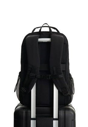Morral De Lona Hiker Para Hombre Fly Up Morral De Lona Hiker Para Hombre Fly Up Negro FLY UP