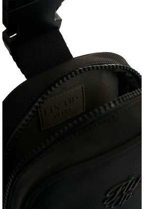 Manos Libres En Lona Para Hombre Nova Club 2.0 Manos Libres En Lona Para Hombre Nova Club 2.0 Negro FLY UP