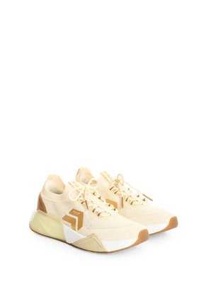 Tenis Freedom 3 1.0 Para Mujer Fly Up Tanis Freedom 3 1.0 Para Mujer Fly Up Arena 40 FLY UP