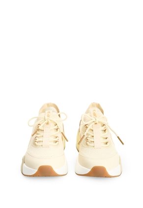 Tenis Freedom 3 1.0 Para Mujer Fly Up Tanis Freedom 3 1.0 Para Mujer Fly Up Arena 40 FLY UP