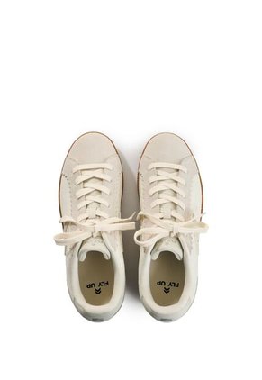 Tenis Sparkle De Cuero Para Mujer Fly Up Tenis Sparkle De Cuero Para Mujer Fly Up Crema 35 FLYUP