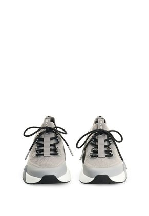 Tenis Freedom 2.0 Tejidos Para Hombre Fly Up Tenis Freedom 2.0 Tejidos Para Hombre Fly Up Gris 38 FLY UP