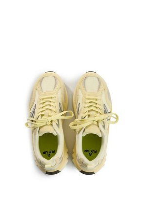 Tenis Wave Para Mujer Fly Up Tenis Wave Para Mujer Fly Up Amarillo 38 FLYUP