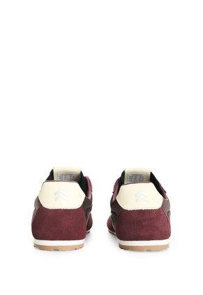 Tenis En Lona Y Carnaza Para Mujer Classic 1.0 Tenis En Lona Y Carnaza Para Mujer Classic 1.0 Vinotinto 36 FLY UP