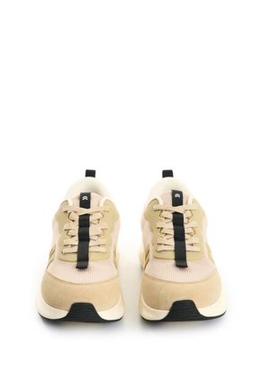 Tenis Spirited 2 Para Hombre Fly Up Tenis Spirited 2 Para Hombre Fly Up Arena 39 FLY UP