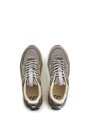 Tenis De Cuero Para Hombre Swell 2 Fly Up Tenis De Cuero Para Hombre Swell 2 Fly Up Gris 44 FLY UP