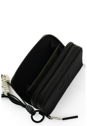Billetera Pararell 1.0 Para Mujer Fly Up Billetera Pararell 1.0 Para Mujer Fly Up Negro FLY UP