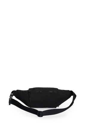 Riñonera En Lona Para Hombre Stripes Club 2.0 Riñonera En Lona Para Hombre Stripes Club 2.0 Negro FLY UP