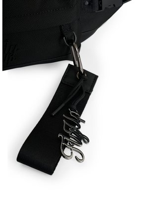 Riñonera En Lona Para Hombre Stripes Club 2.0 Riñonera En Lona Para Hombre Stripes Club 2.0 Negro FLY UP