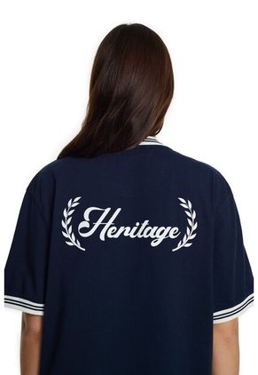 Camiseta Regular Heritage Unisex Fly Up Camiseta Regular Heritage Unisex Fly Up Azul Oscuro L FLYUP