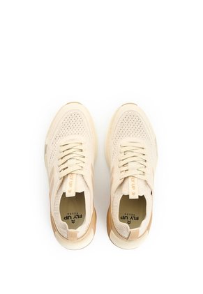 Tenis New Freedom 2 2.0 Para Hombre Fly Up Tenis New Freedom 2 2.0 Para Hombre Fly Up Crema 40 FLY UP